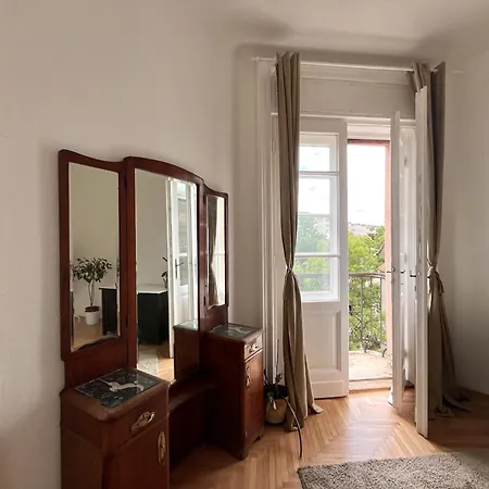 Gazde/Camere de închiriat Cosy On Buda Side